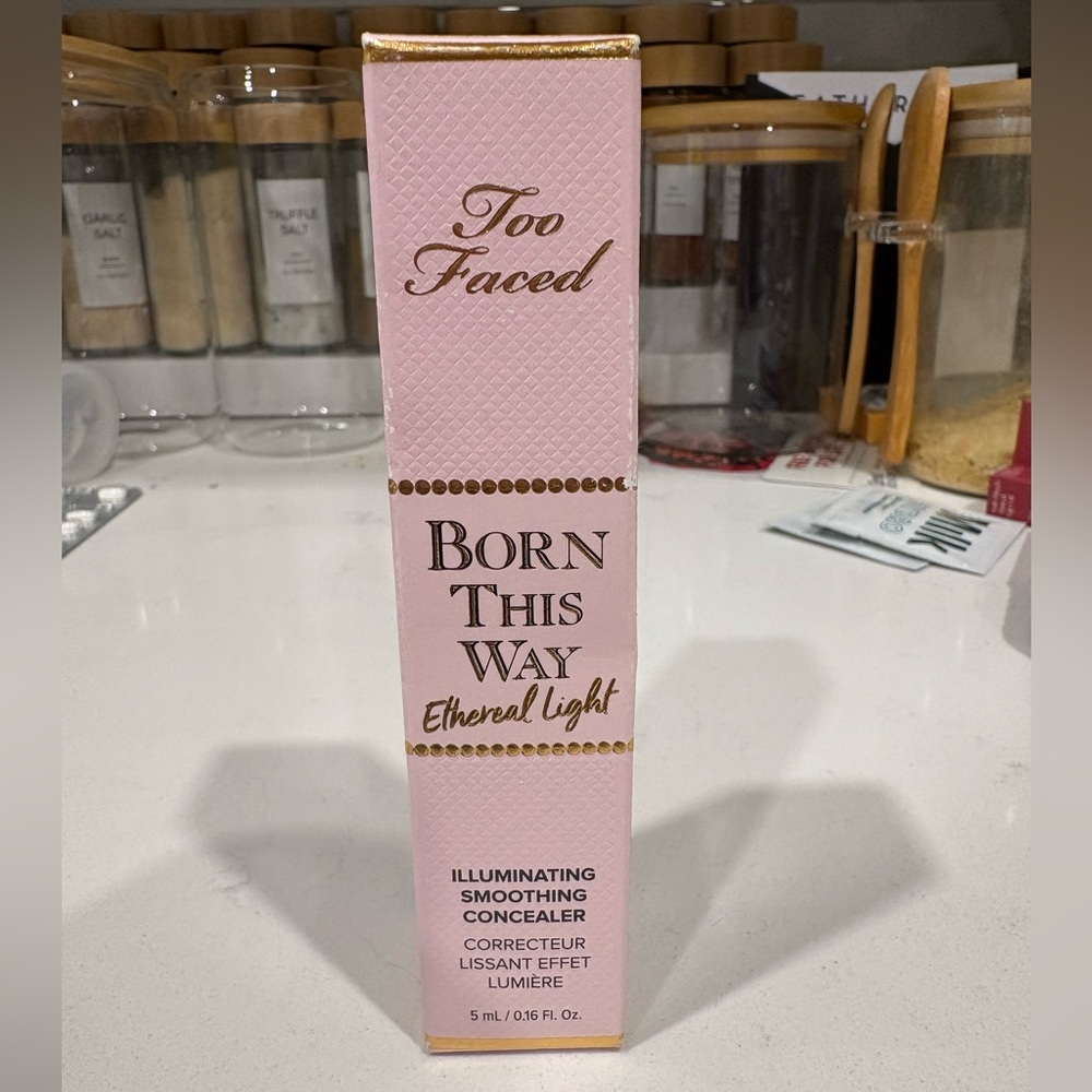 Too Faced Born This Way Ethereal Light Concealer - Vanilla Wafer